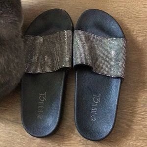 Black n Silver bling Rouge size 10 Womens slides